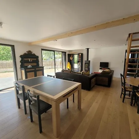 Maison Moderne En Bordure De Foret, Ideale Pour 8/10 Pers, A 2km De La Avec Wifi Et Terrasse